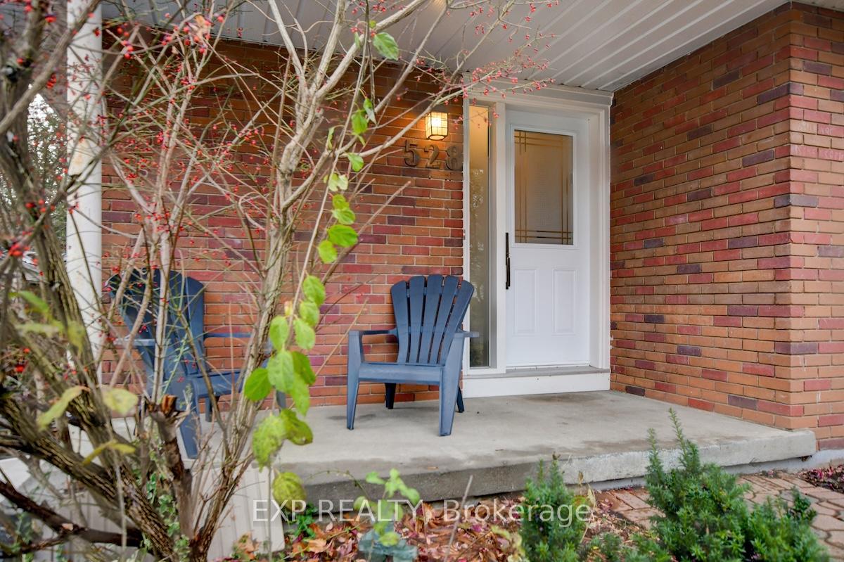 Photo 3 of 528 Penhill Avenue, Ottawa, Riverview Park — HOMEH