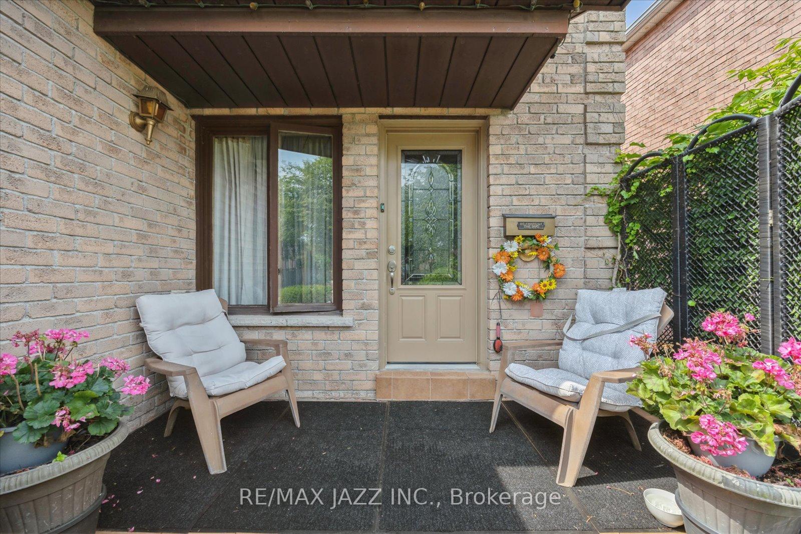 Photo 2 of 24 Large Crescent, Ajax, Central West — HOMEH