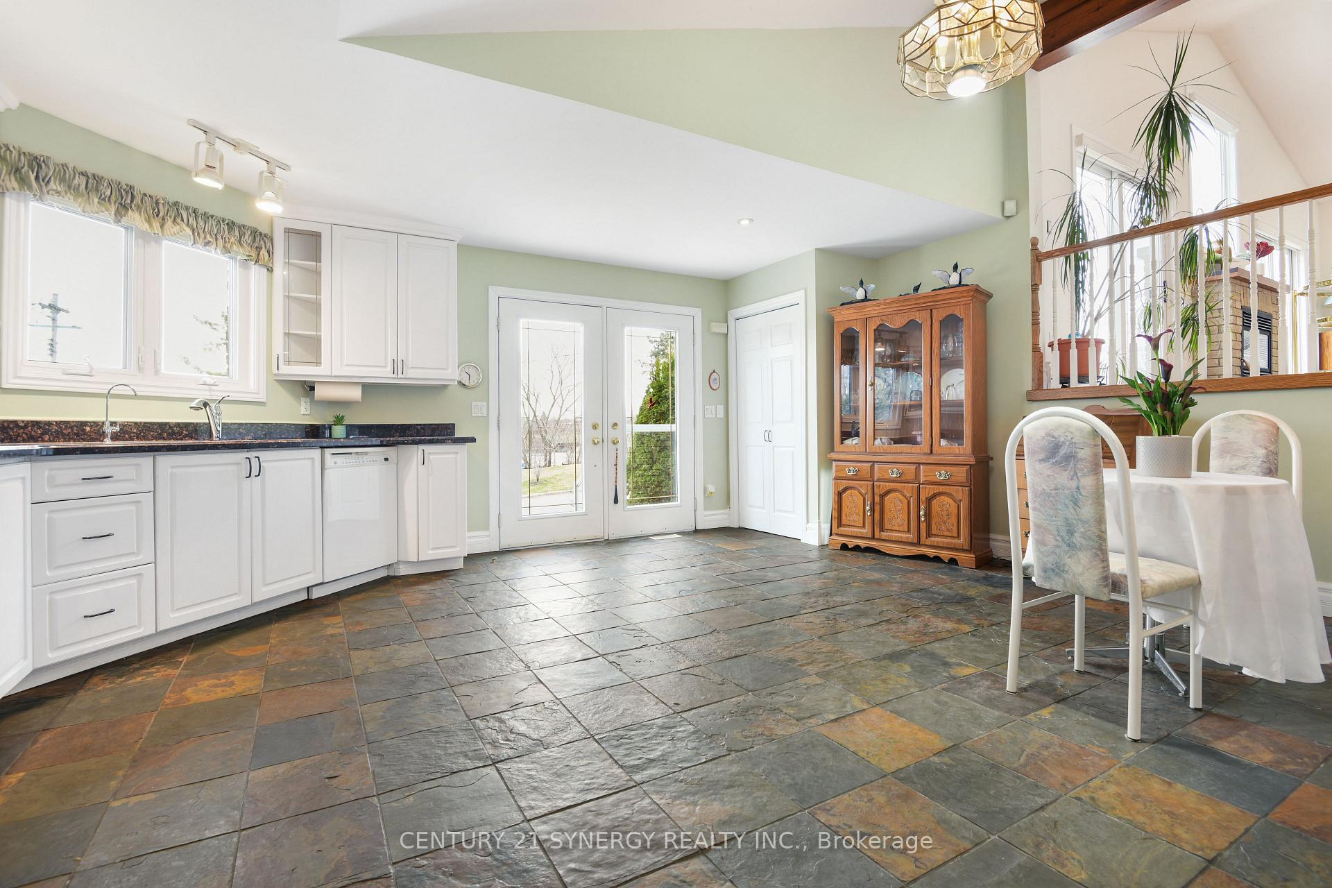 Photo 4 of 220 Albert Street, Arnprior — HOMEH