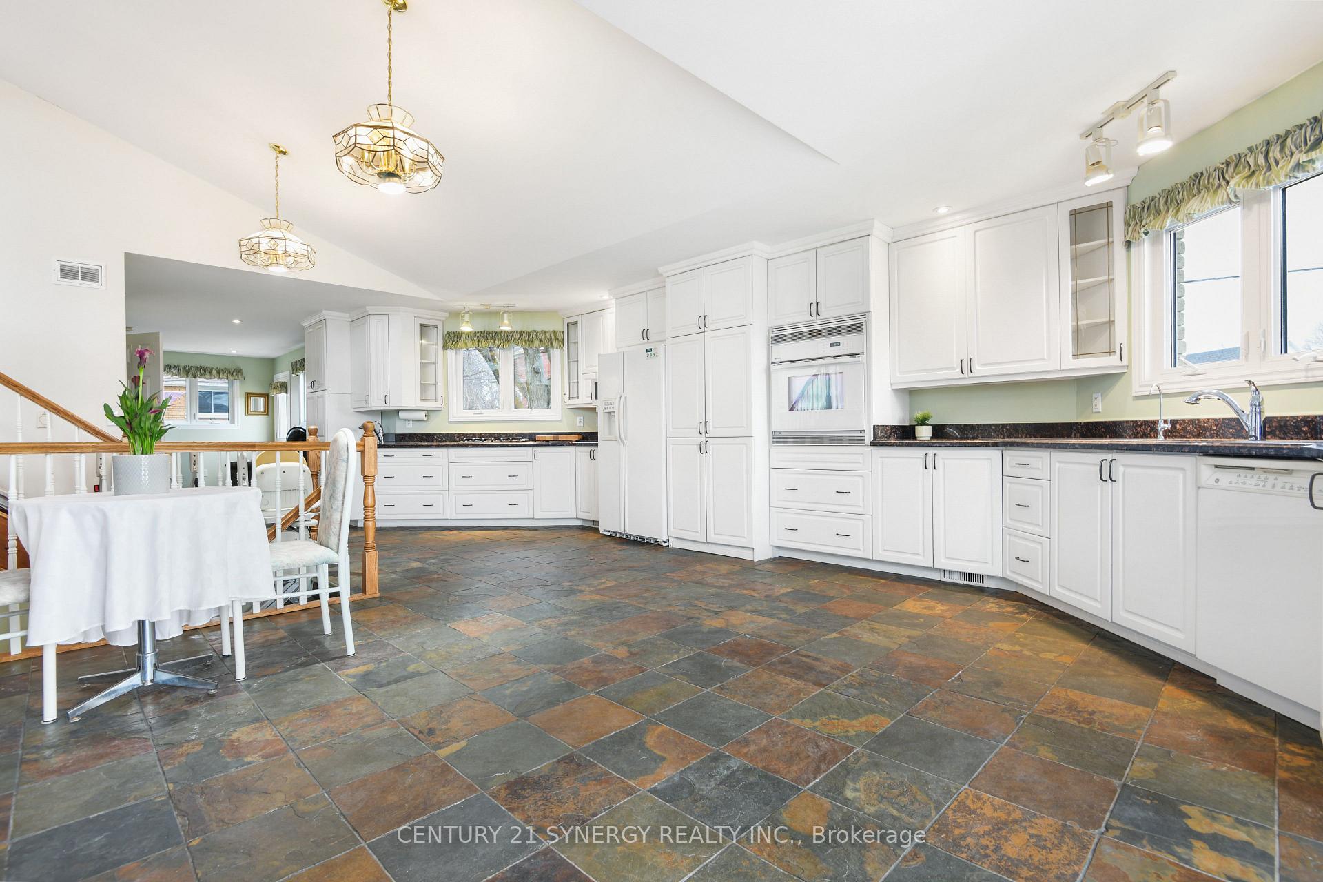 Photo 7 of 220 Albert Street, Arnprior — HOMEH