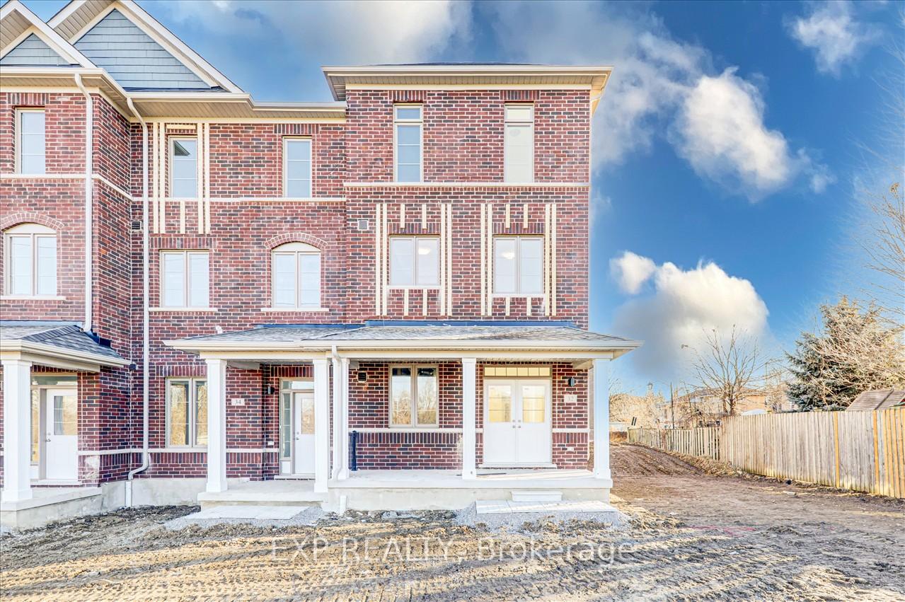 Photo 1 of 32 Waterside Way, Whitby, Port Whitby — HOMEH
