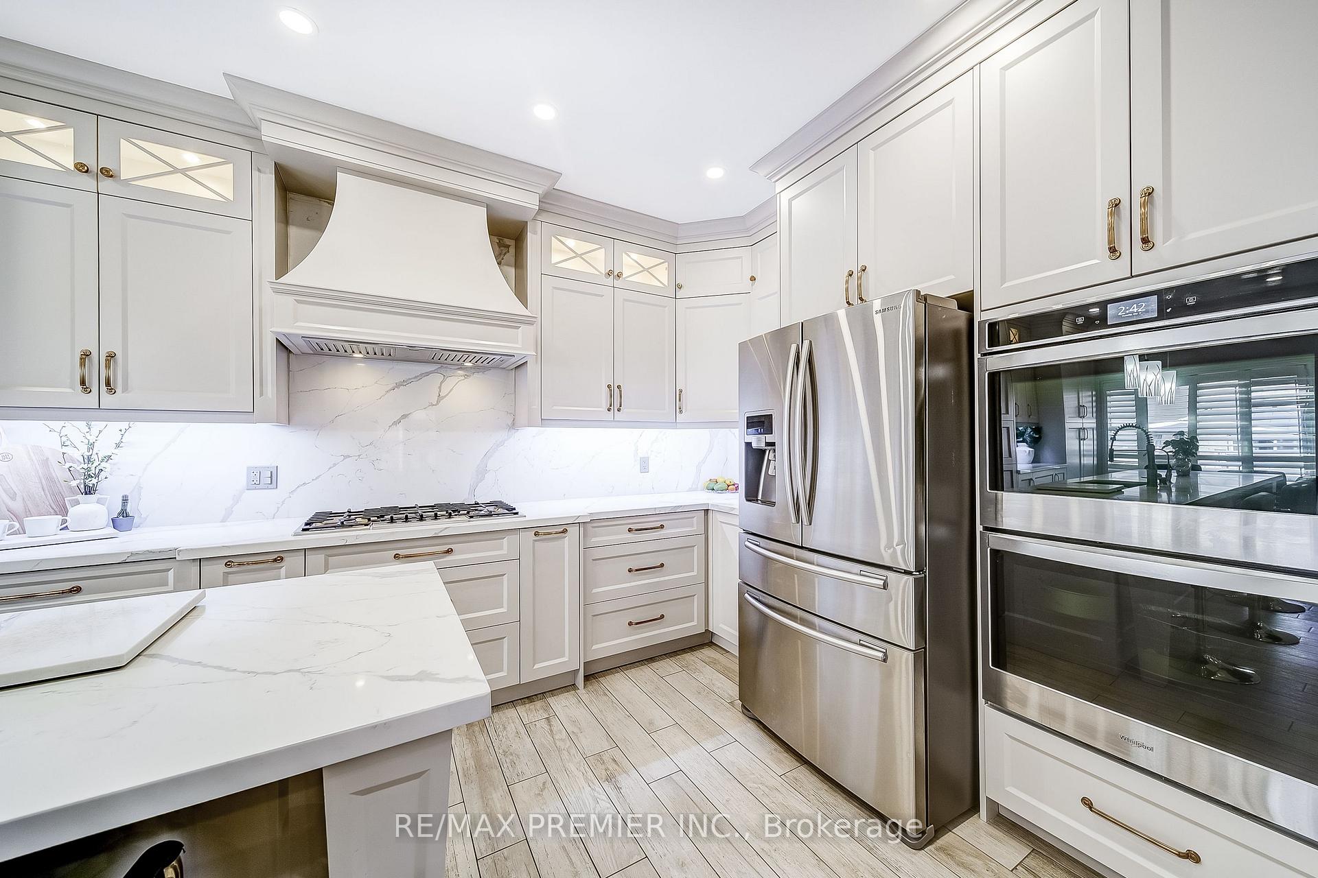 Photo 8 of 17 Massimo Drive, Vaughan, West Woodbridge — HOMEH