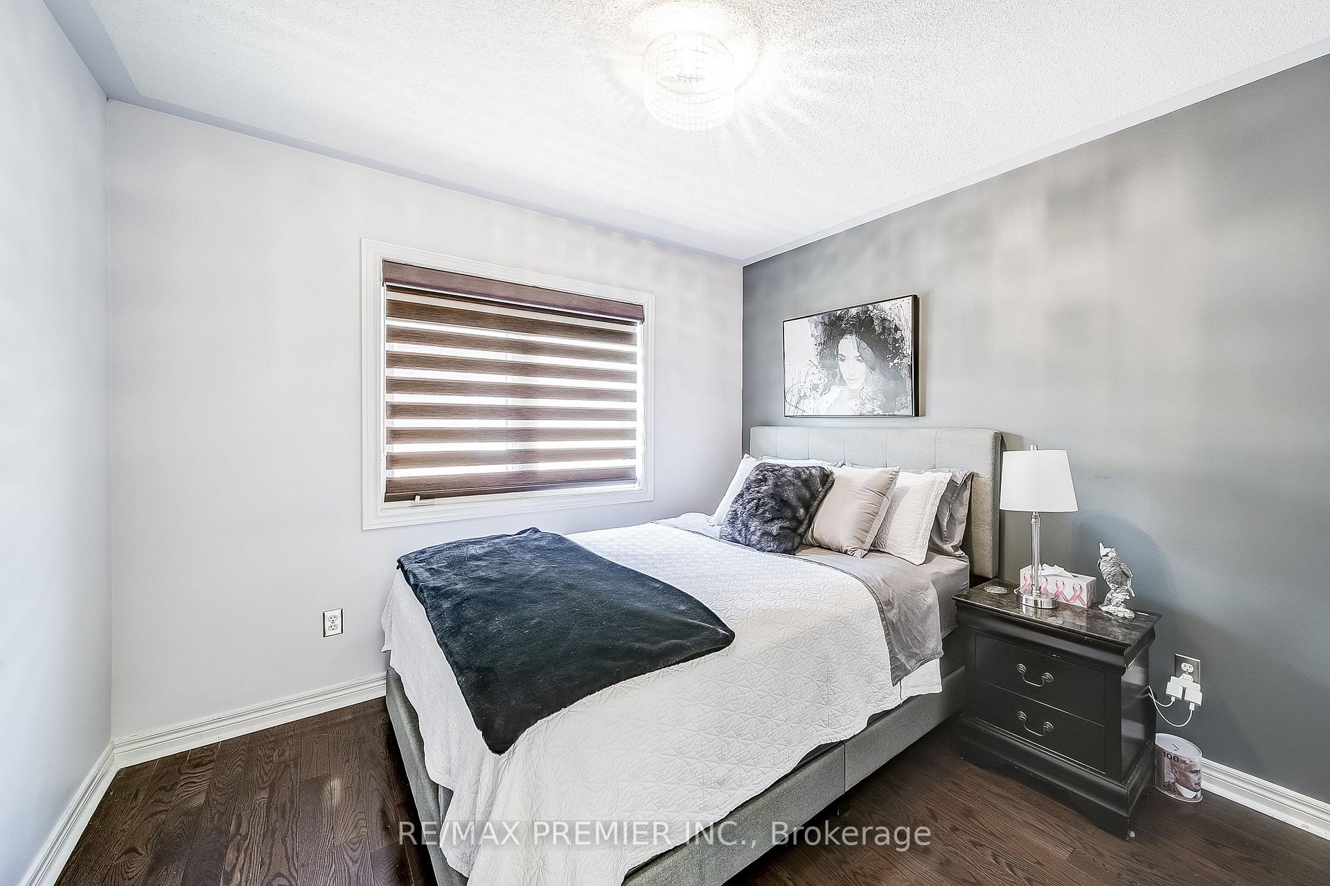 Photo 16 of 17 Massimo Drive, Vaughan, West Woodbridge — HOMEH