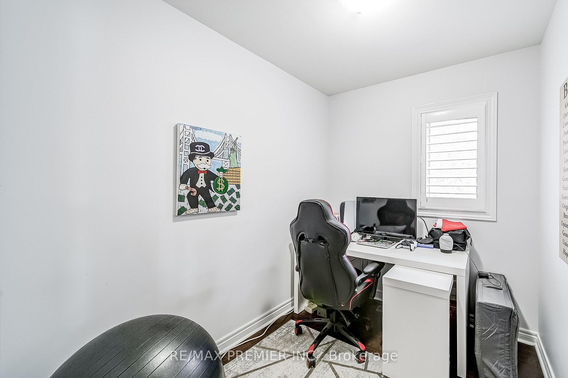Photo 18 of 17 Massimo Drive, Vaughan, West Woodbridge — HOMEH