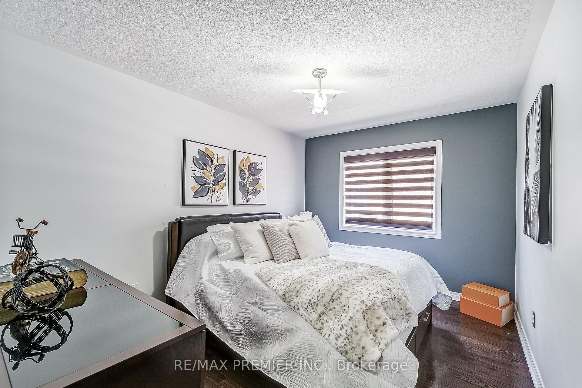 Photo 19 of 17 Massimo Drive, Vaughan, West Woodbridge — HOMEH