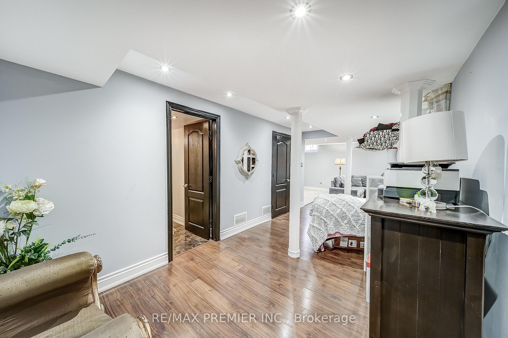 Photo 23 of 17 Massimo Drive, Vaughan, West Woodbridge — HOMEH
