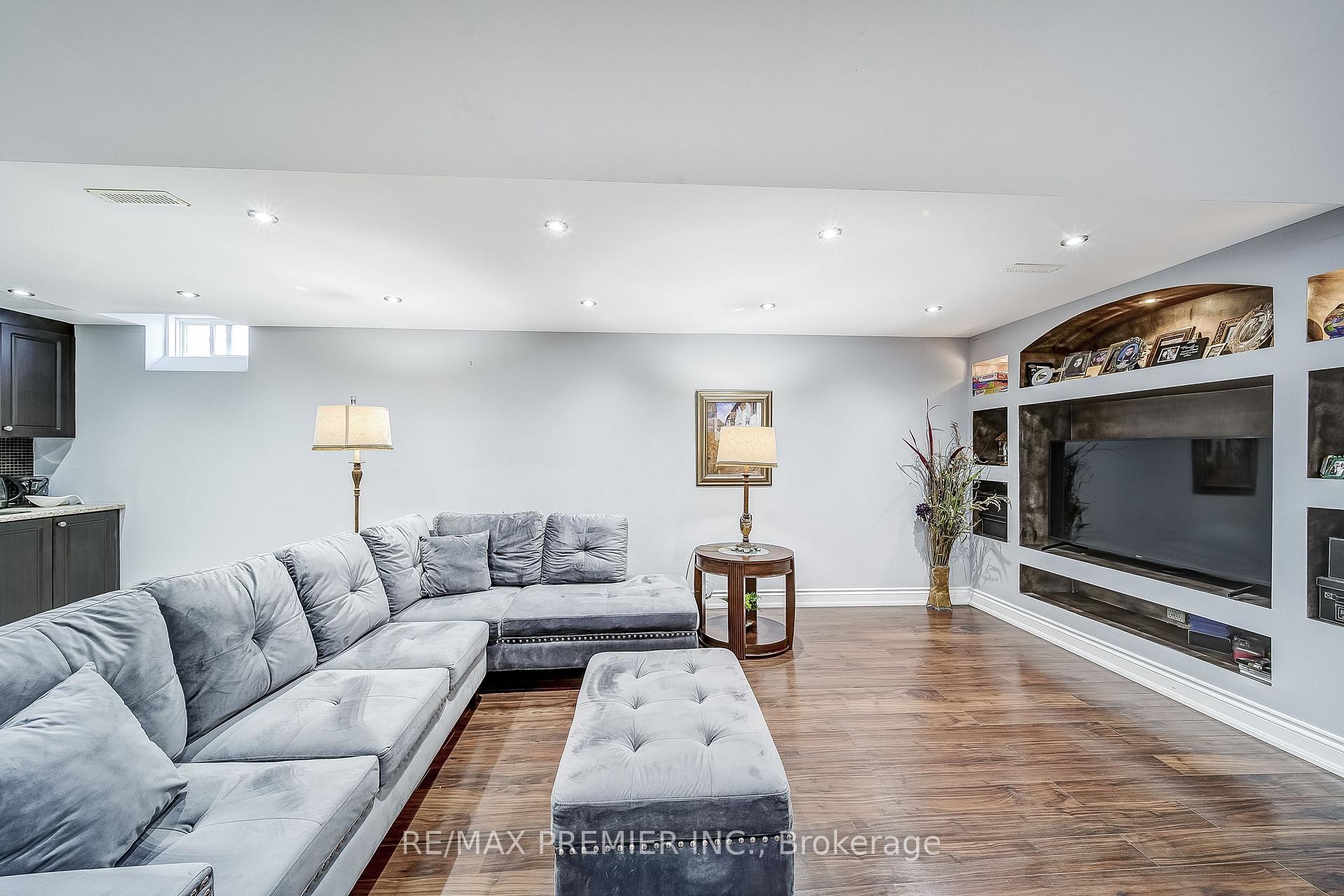 Photo 26 of 17 Massimo Drive, Vaughan, West Woodbridge — HOMEH