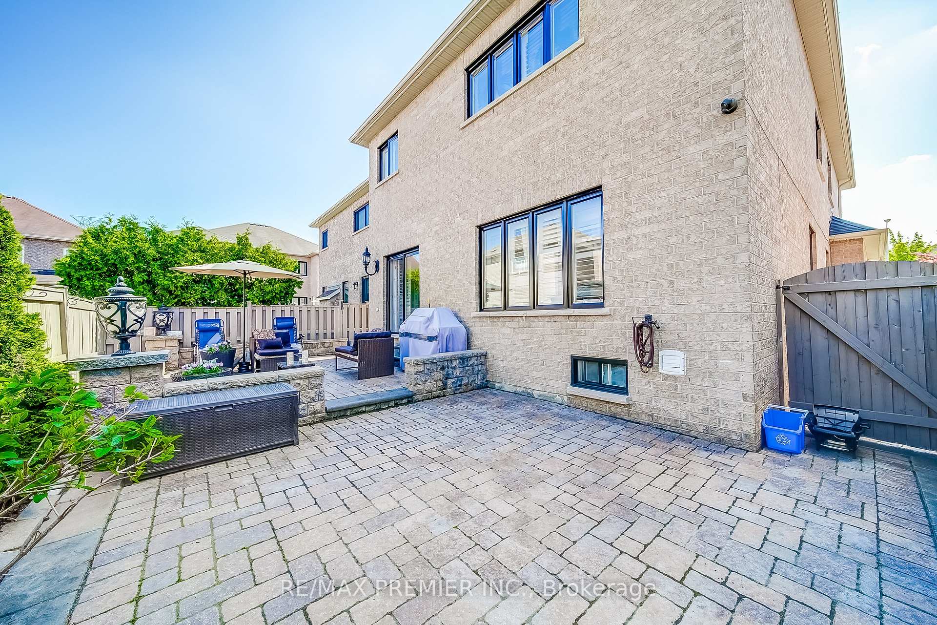 Photo 28 of 17 Massimo Drive, Vaughan, West Woodbridge — HOMEH