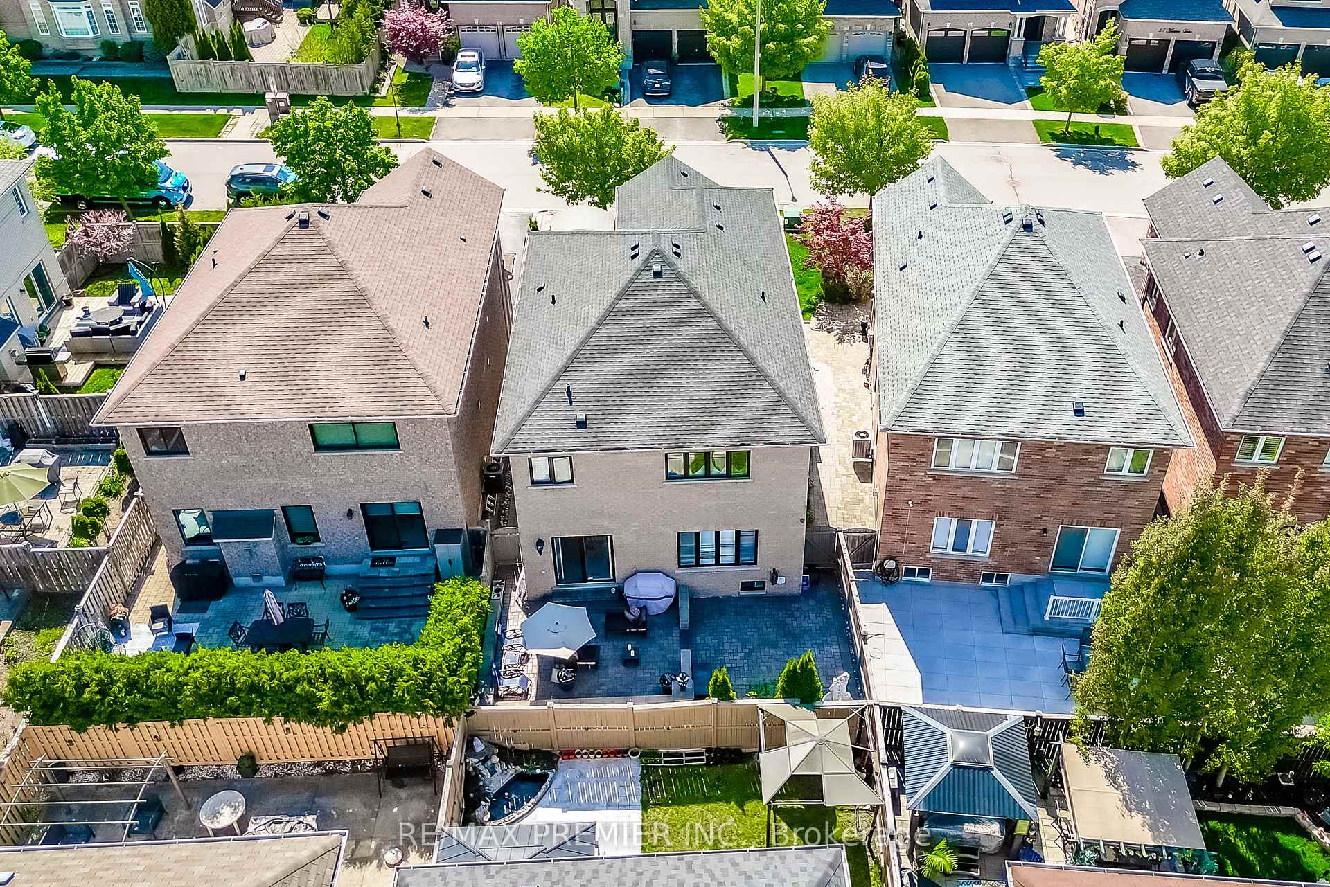 Photo 30 of 17 Massimo Drive, Vaughan, West Woodbridge — HOMEH