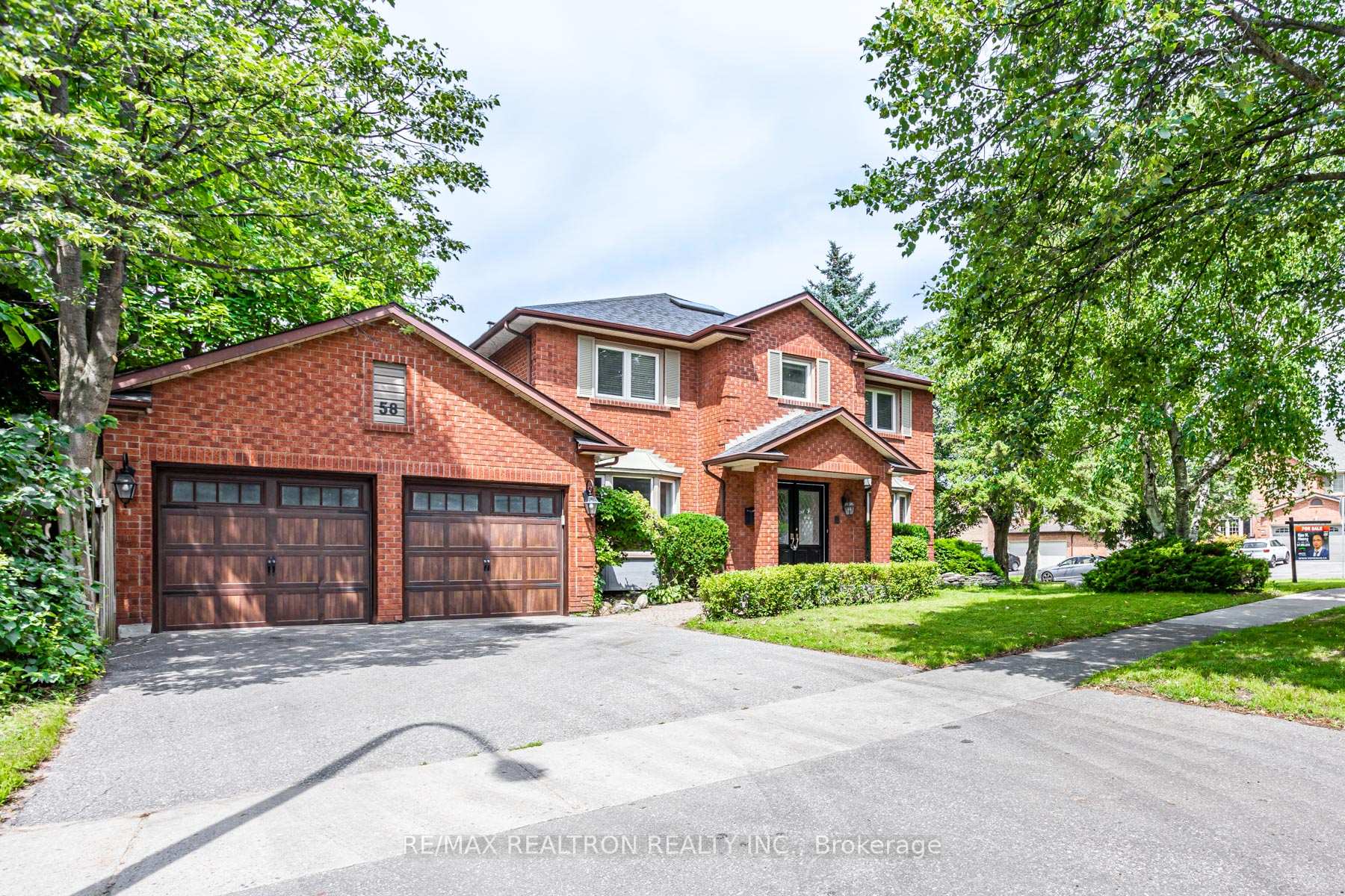 Photo 2 of 58 Glen Hill Drive, Whitby, Blue Grass Meadows — HOMEH