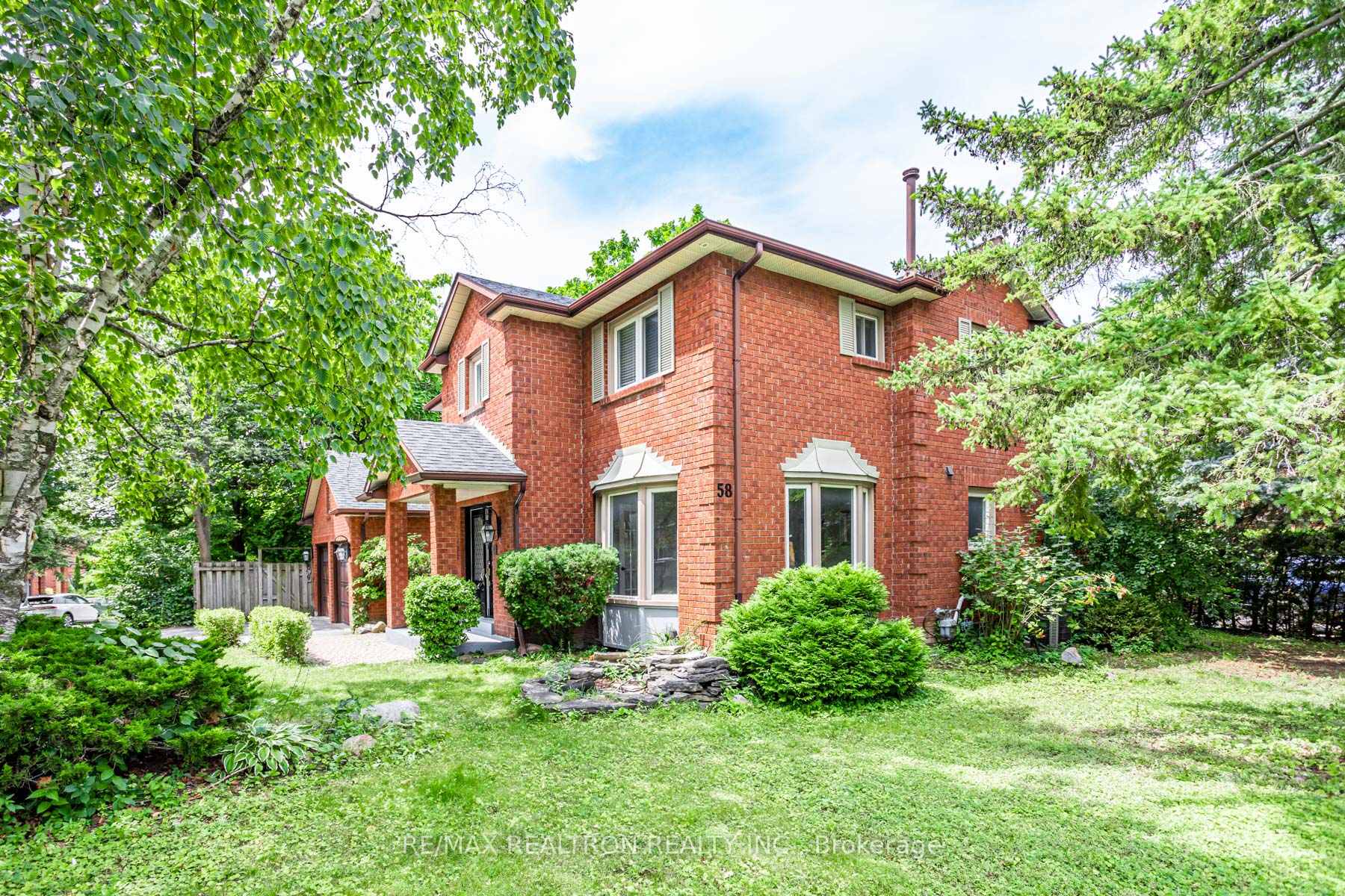 Photo 3 of 58 Glen Hill Drive, Whitby, Blue Grass Meadows — HOMEH