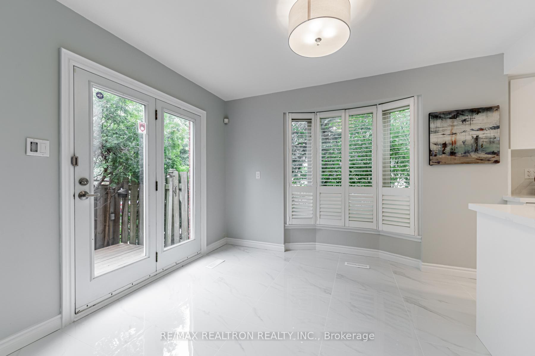 Photo 11 of 58 Glen Hill Drive, Whitby, Blue Grass Meadows — HOMEH