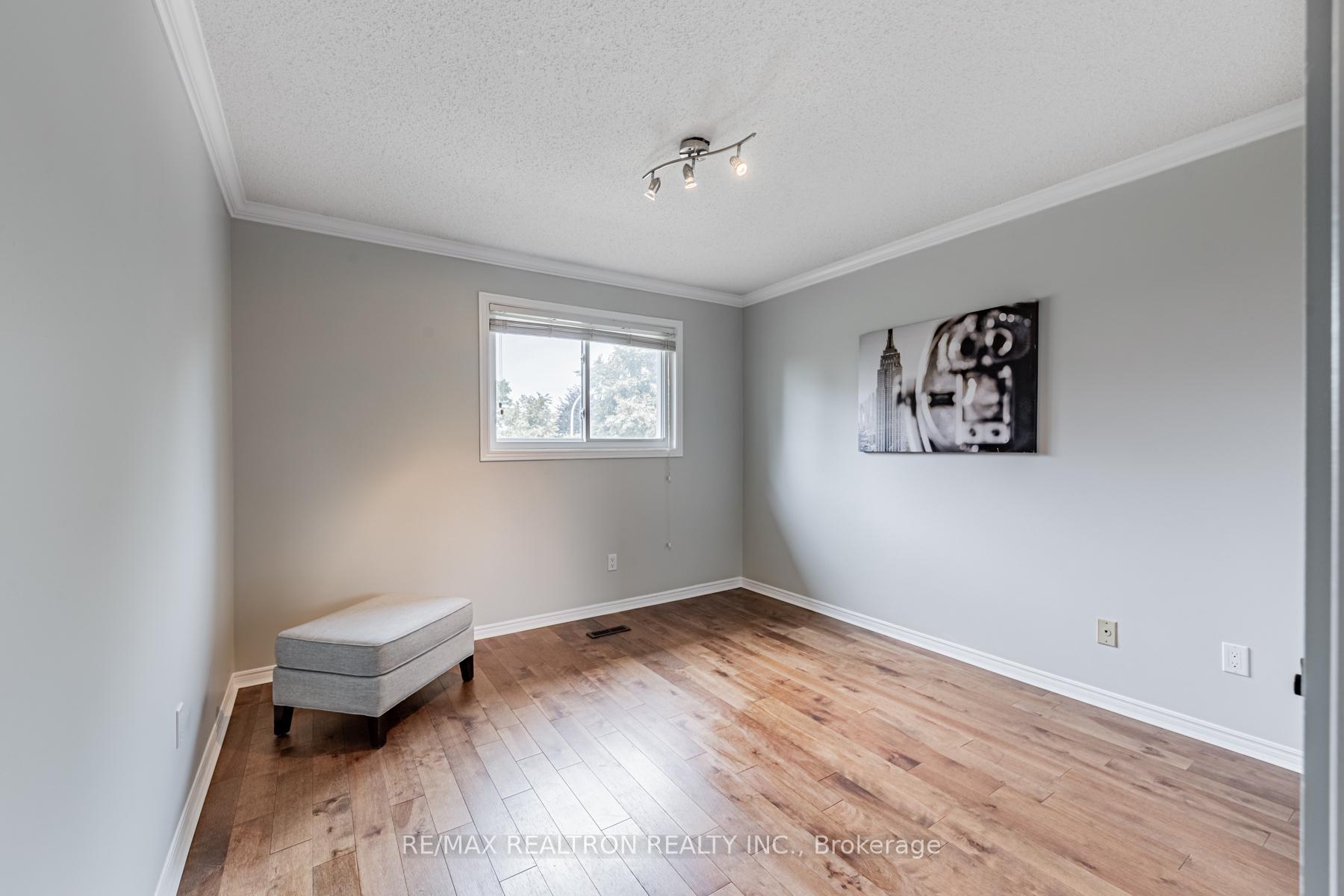 Photo 18 of 58 Glen Hill Drive, Whitby, Blue Grass Meadows — HOMEH