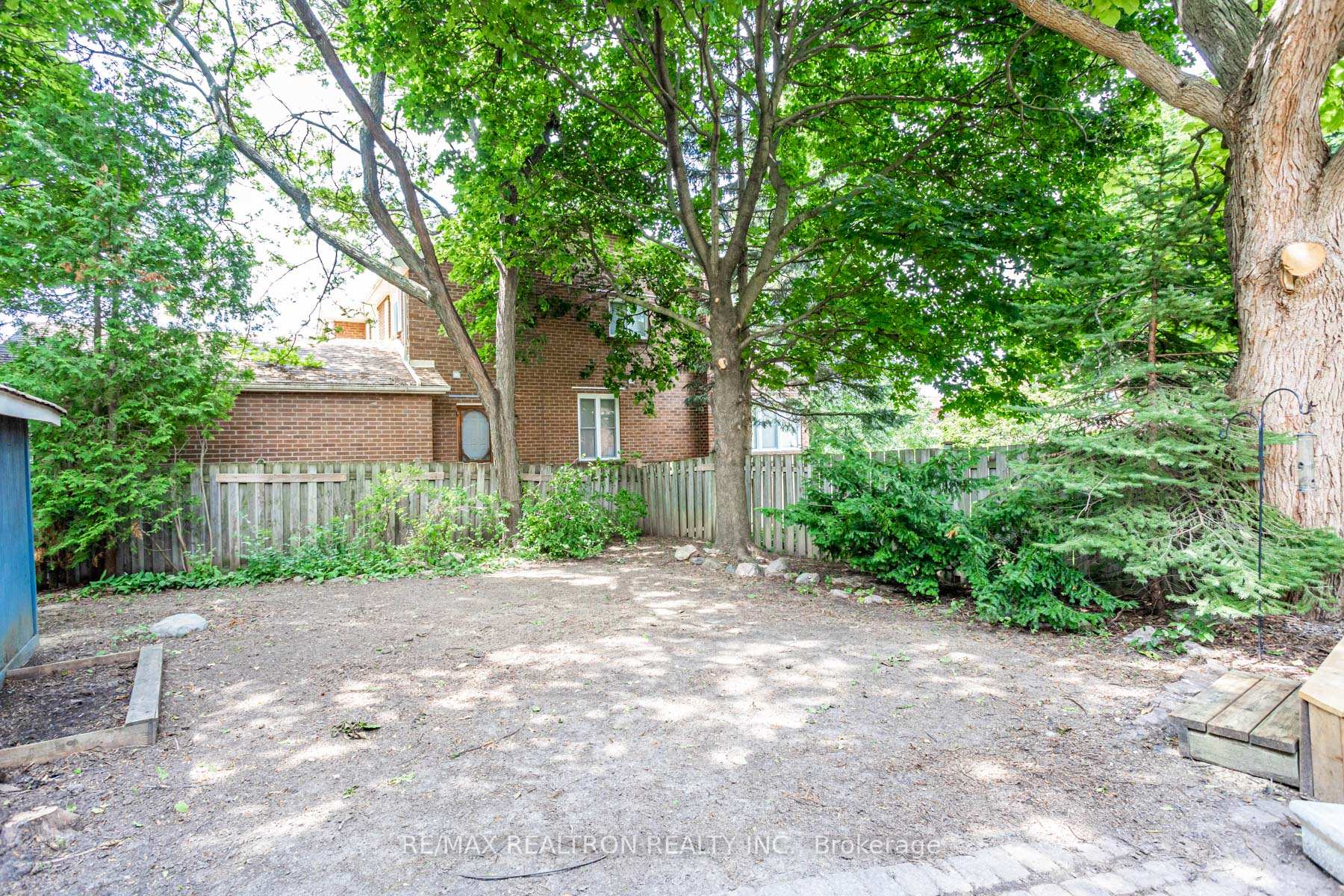 Photo 33 of 58 Glen Hill Drive, Whitby, Blue Grass Meadows — HOMEH