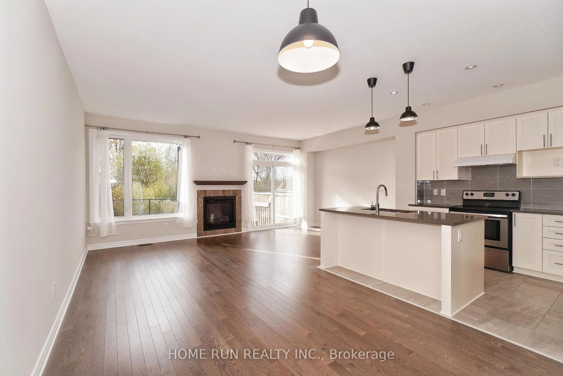 Photo 4 of 172 Larimar Circle, Ottawa, Riverside South/Gloucester Glen — HOMEH