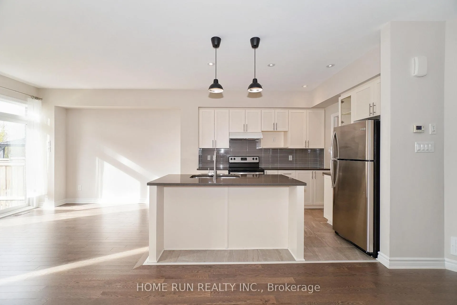Photo 6 of 172 Larimar Circle, Ottawa, Riverside South/Gloucester Glen — HOMEH
