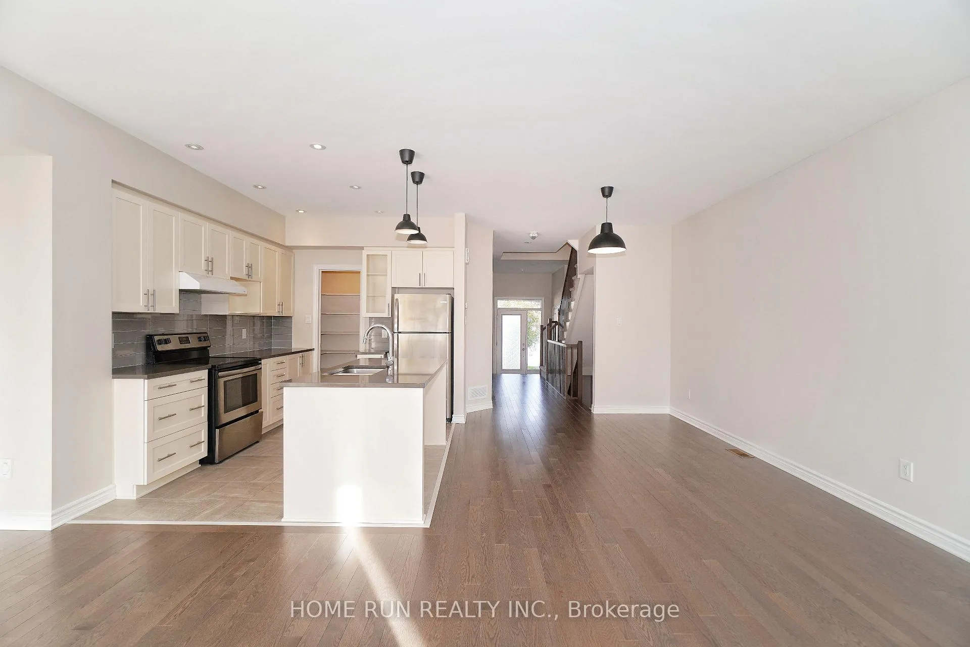 Photo 8 of 172 Larimar Circle, Ottawa, Riverside South/Gloucester Glen — HOMEH