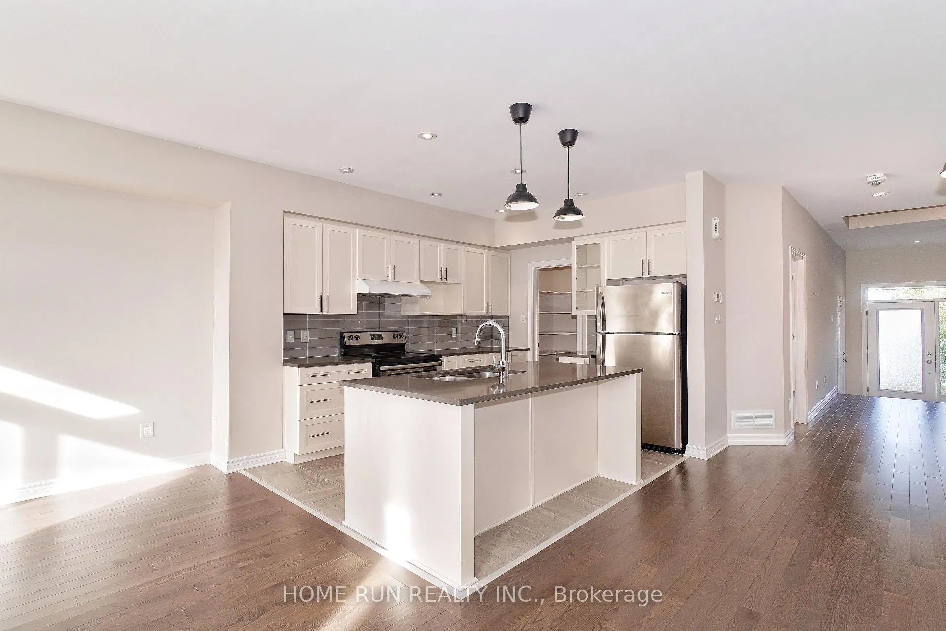 Photo 11 of 172 Larimar Circle, Ottawa, Riverside South/Gloucester Glen — HOMEH