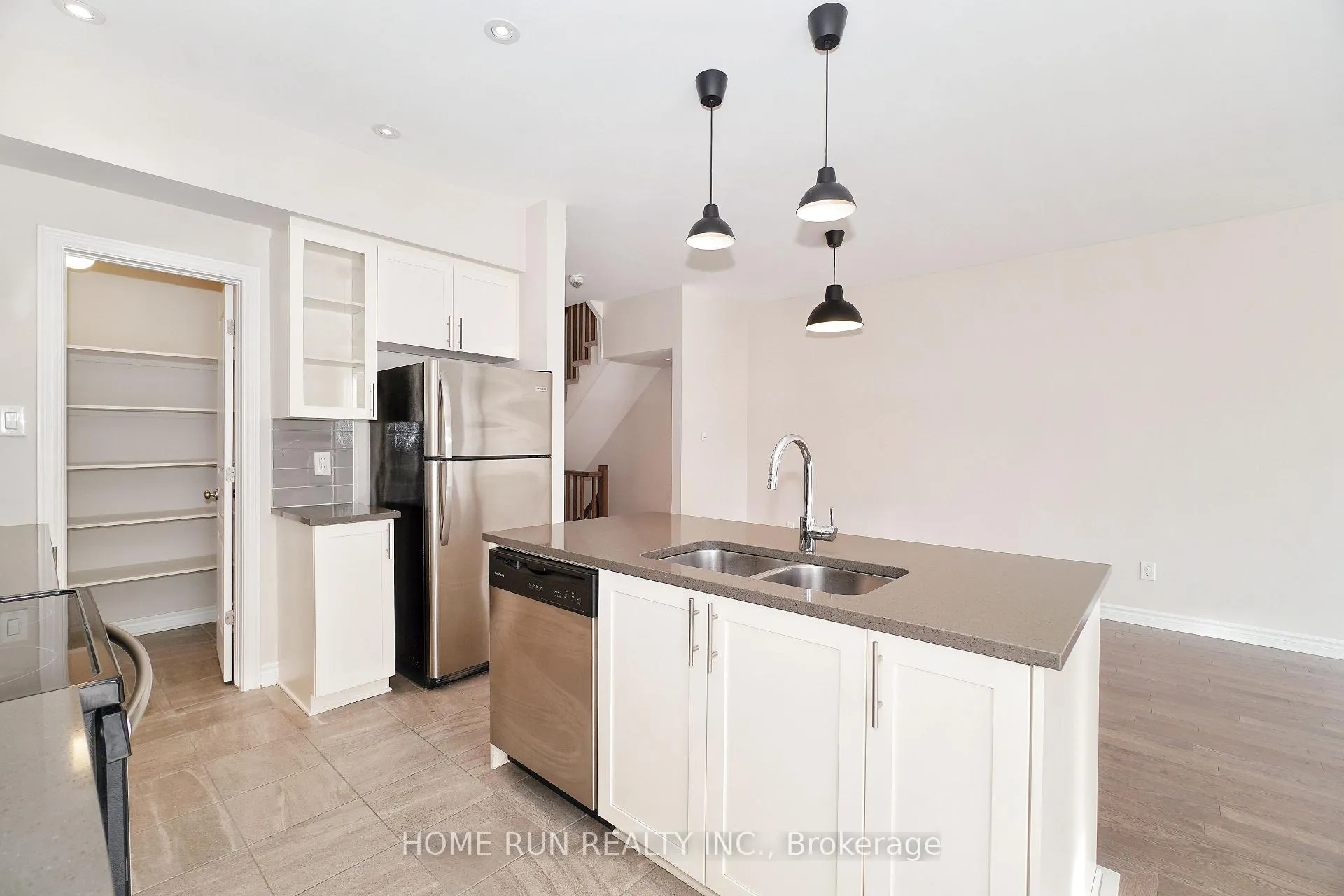 Photo 12 of 172 Larimar Circle, Ottawa, Riverside South/Gloucester Glen — HOMEH