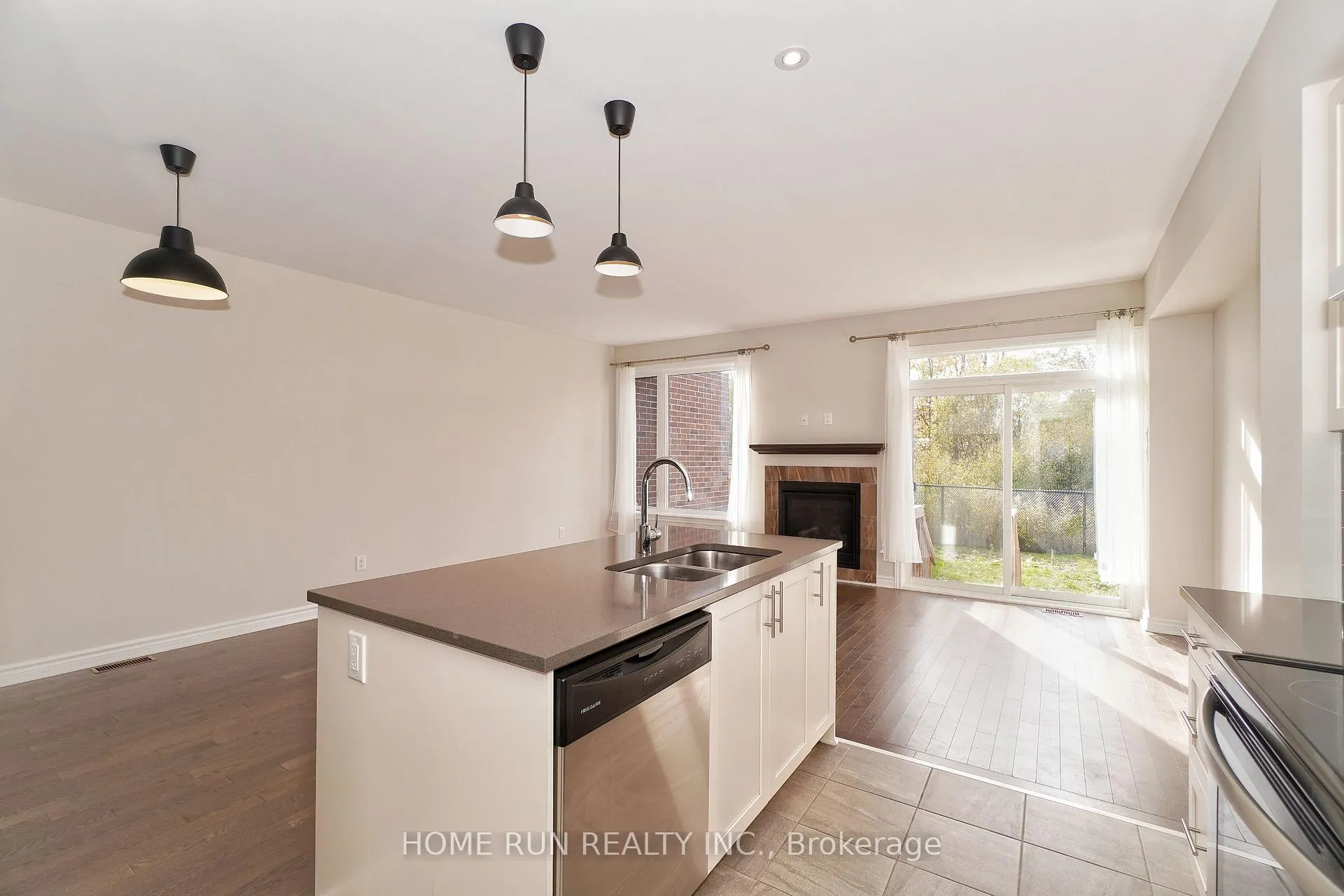 Photo 13 of 172 Larimar Circle, Ottawa, Riverside South/Gloucester Glen — HOMEH