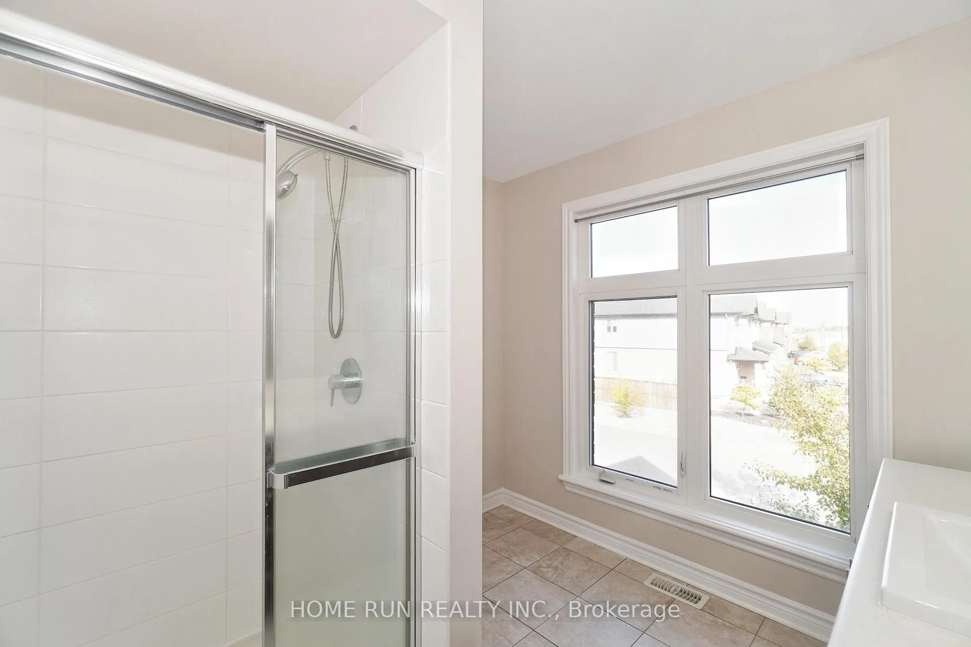 Photo 22 of 172 Larimar Circle, Ottawa, Riverside South/Gloucester Glen — HOMEH
