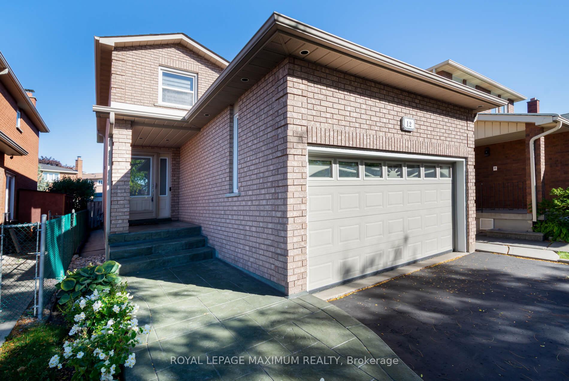 Photo 2 of 12 Checker Court, Vaughan, Brownridge — HOMEH