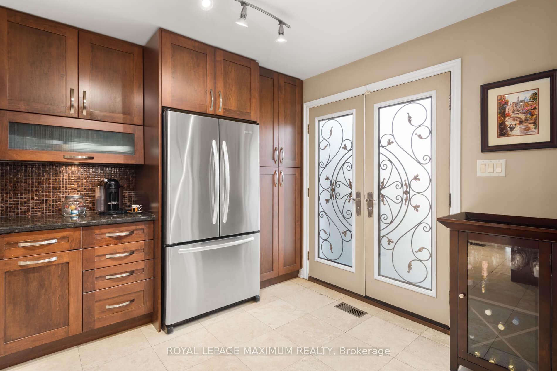 Photo 15 of 12 Checker Court, Vaughan, Brownridge — HOMEH