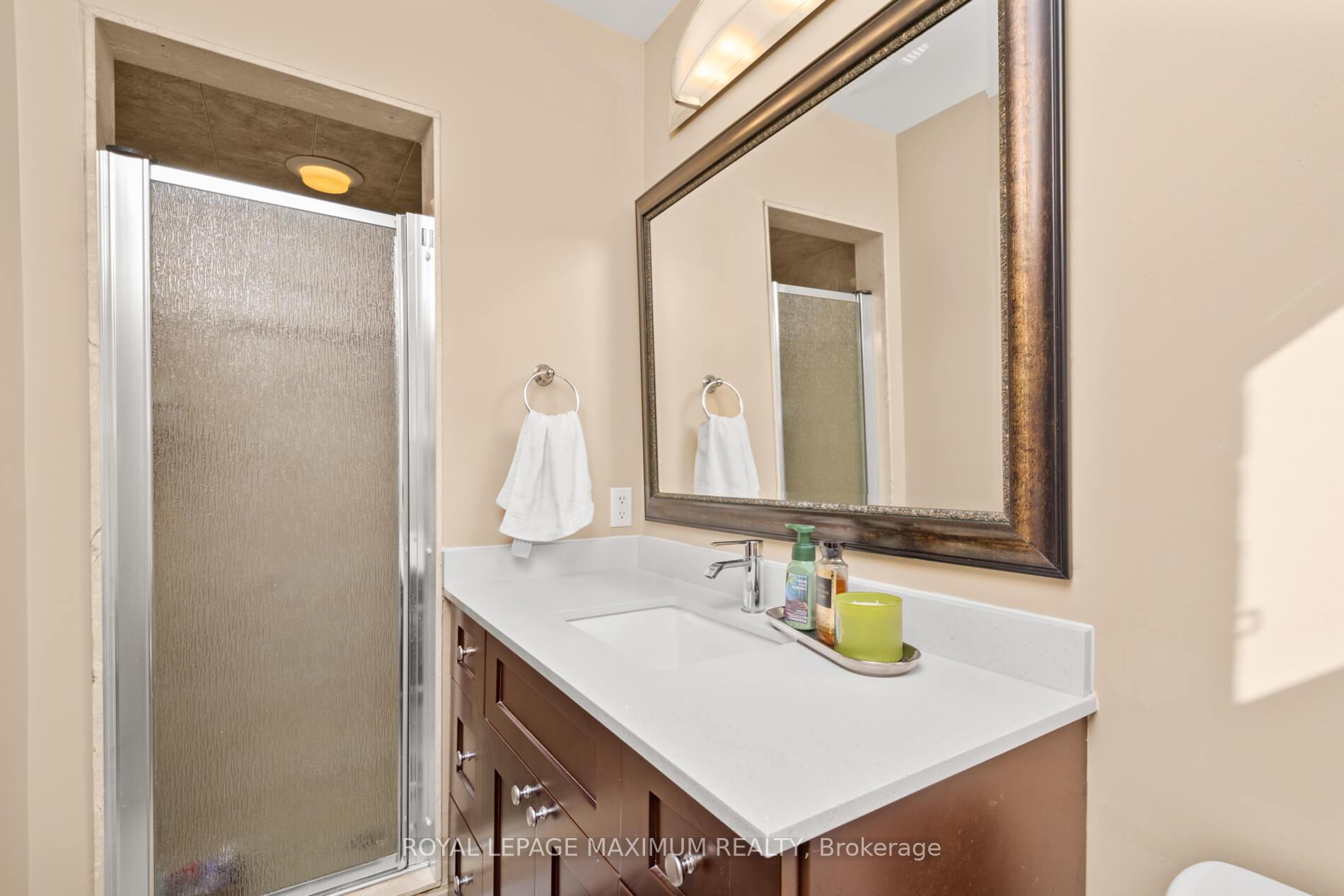 Photo 22 of 12 Checker Court, Vaughan, Brownridge — HOMEH