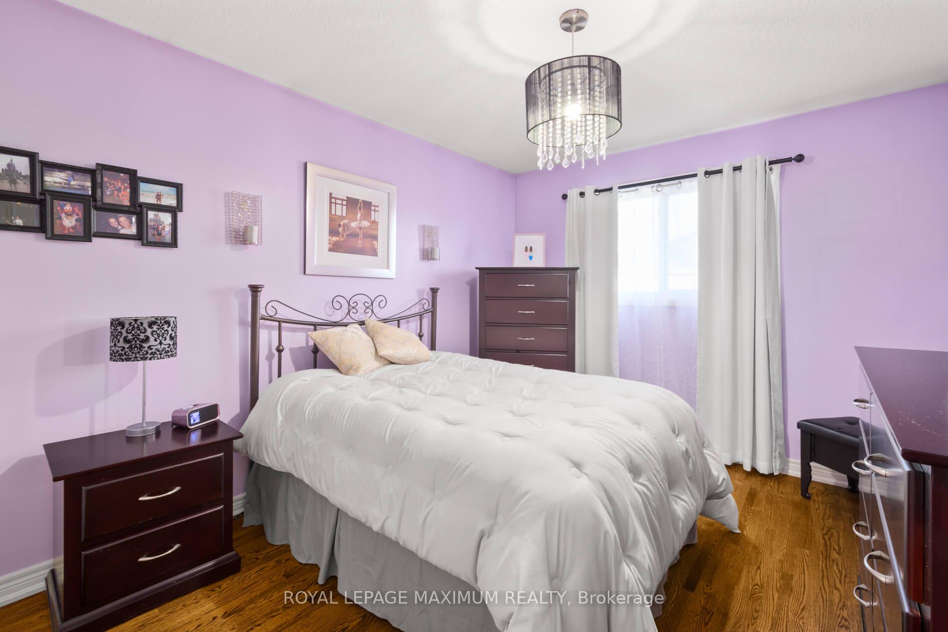 Photo 23 of 12 Checker Court, Vaughan, Brownridge — HOMEH