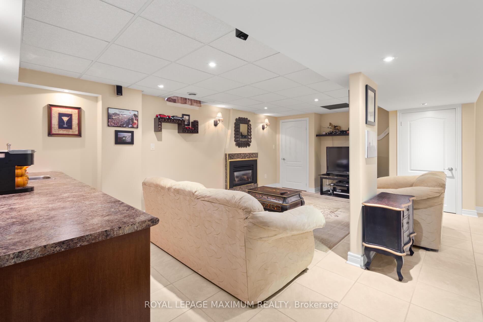Photo 27 of 12 Checker Court, Vaughan, Brownridge — HOMEH