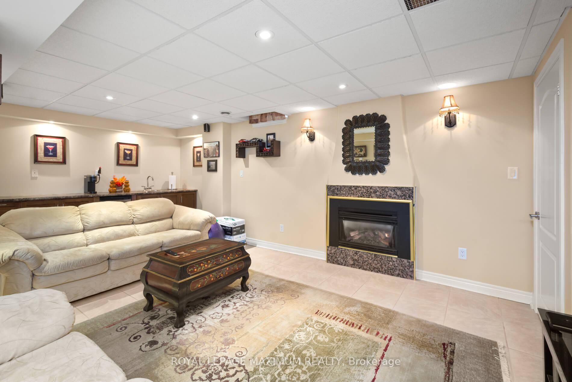 Photo 28 of 12 Checker Court, Vaughan, Brownridge — HOMEH
