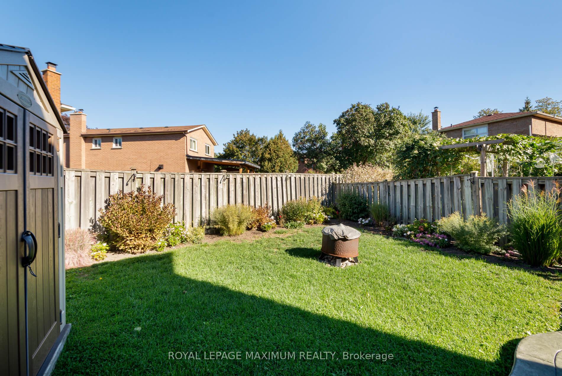 Photo 33 of 12 Checker Court, Vaughan, Brownridge — HOMEH