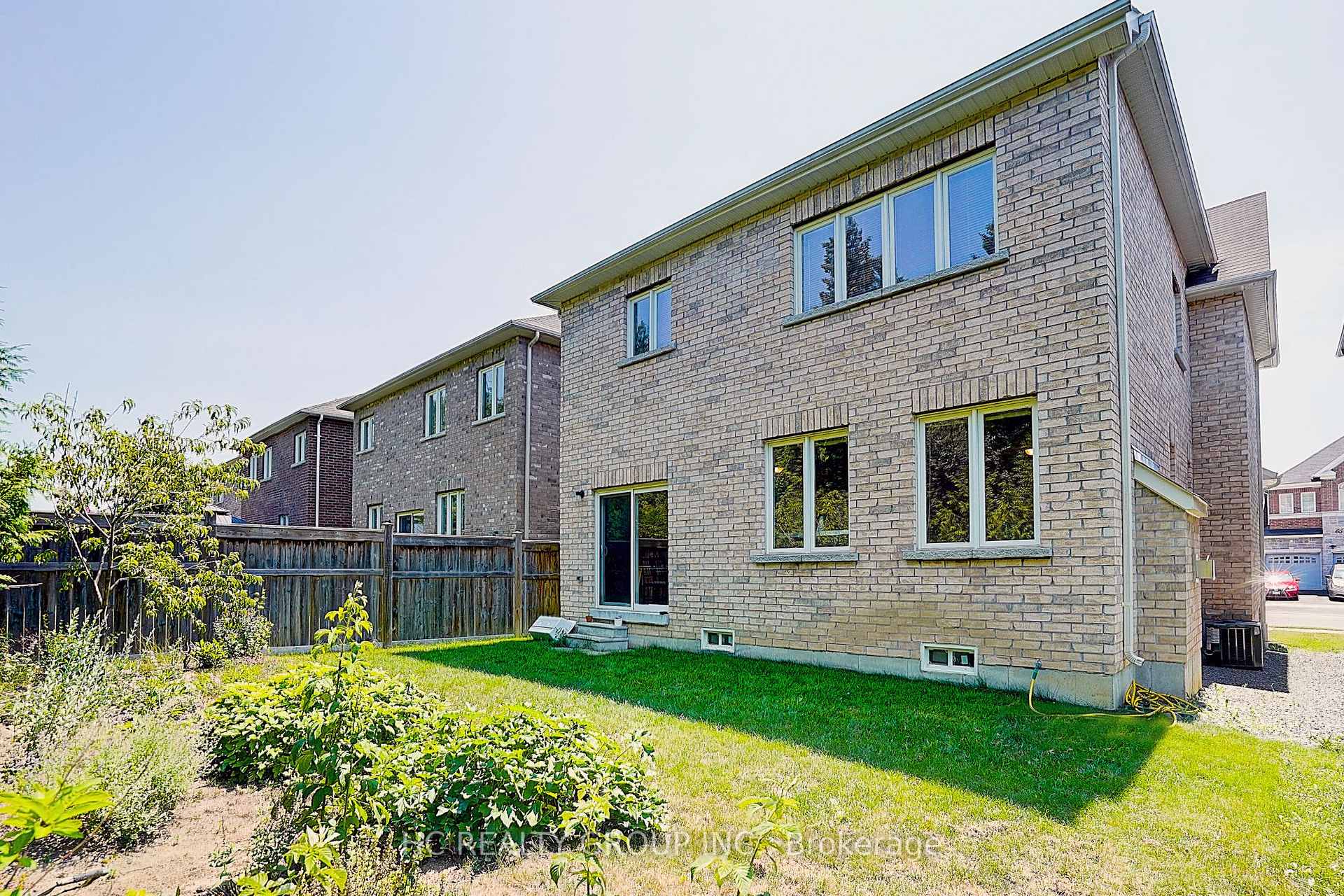 Photo 35 of 62 Promenade Drive, Whitby, Taunton North — HOMEH