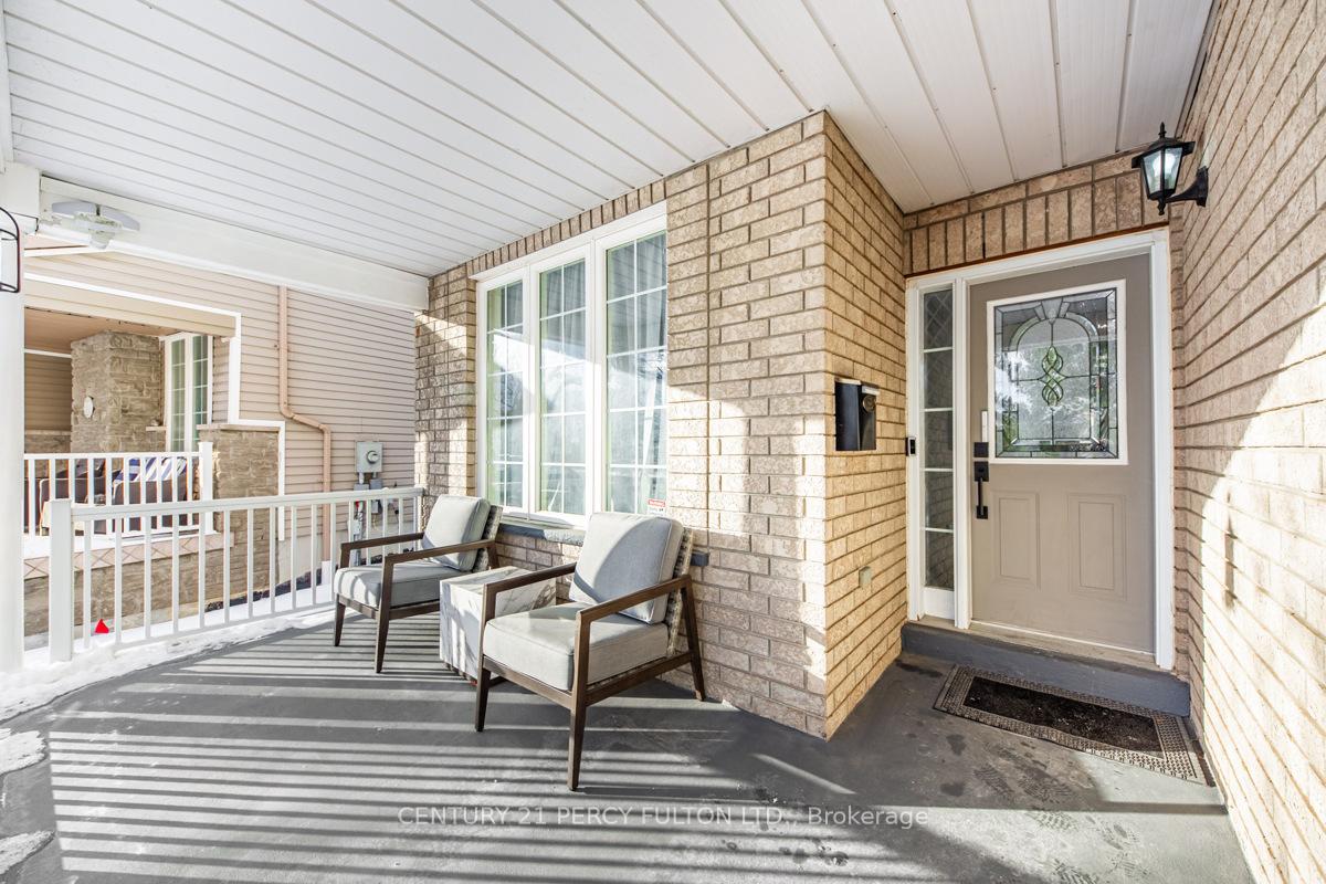Photo 2 of 32 Amanda Avenue, Whitby, Brooklin — HOMEH