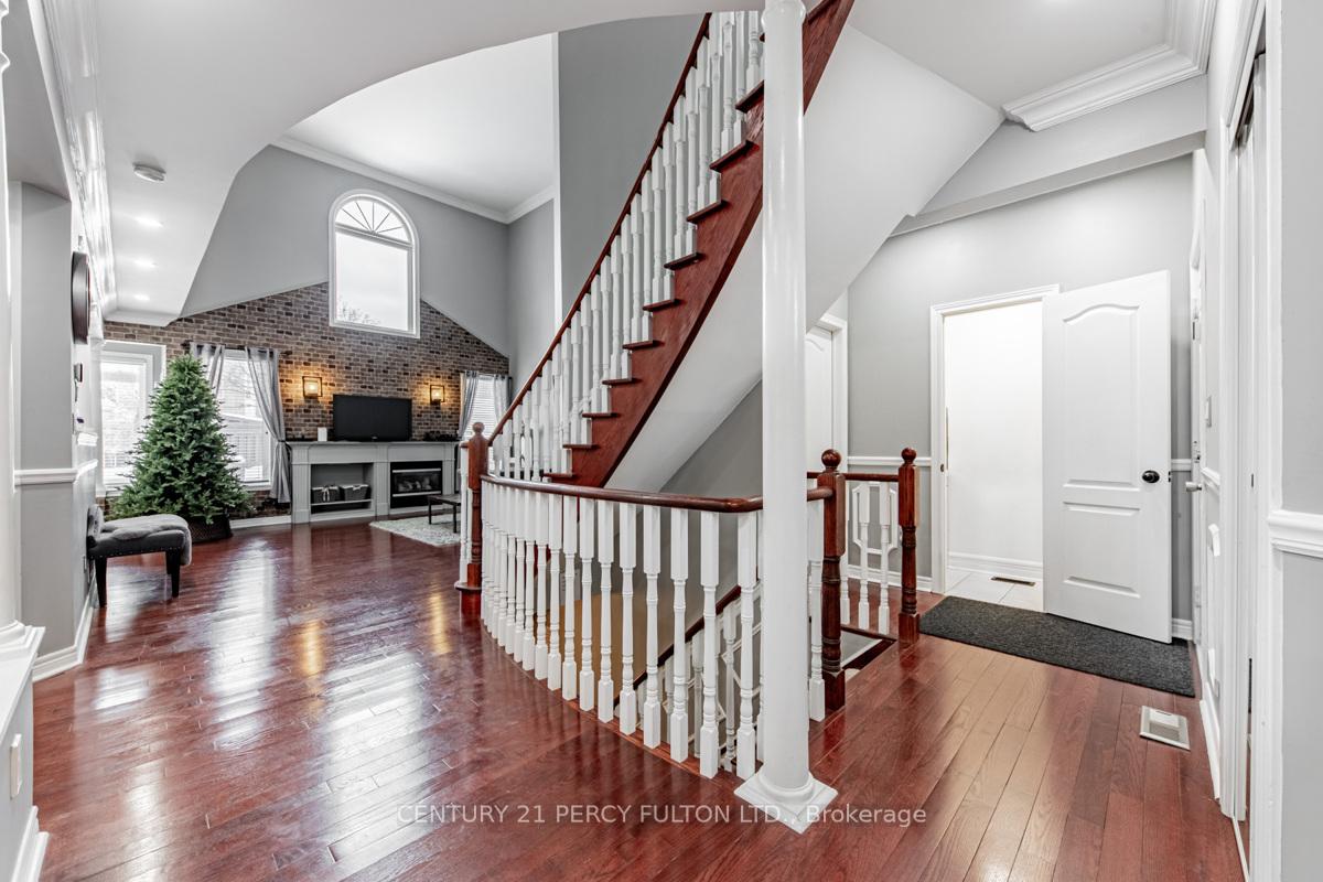 Photo 10 of 32 Amanda Avenue, Whitby, Brooklin — HOMEH