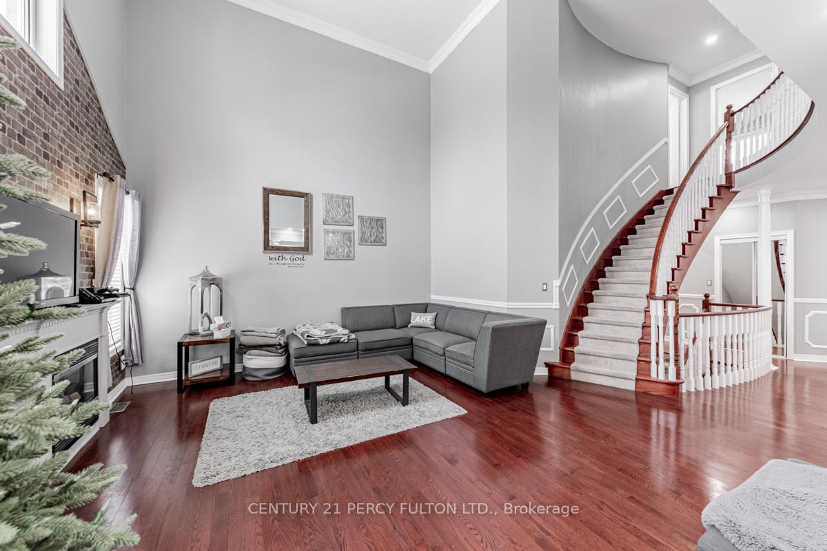 Photo 12 of 32 Amanda Avenue, Whitby, Brooklin — HOMEH