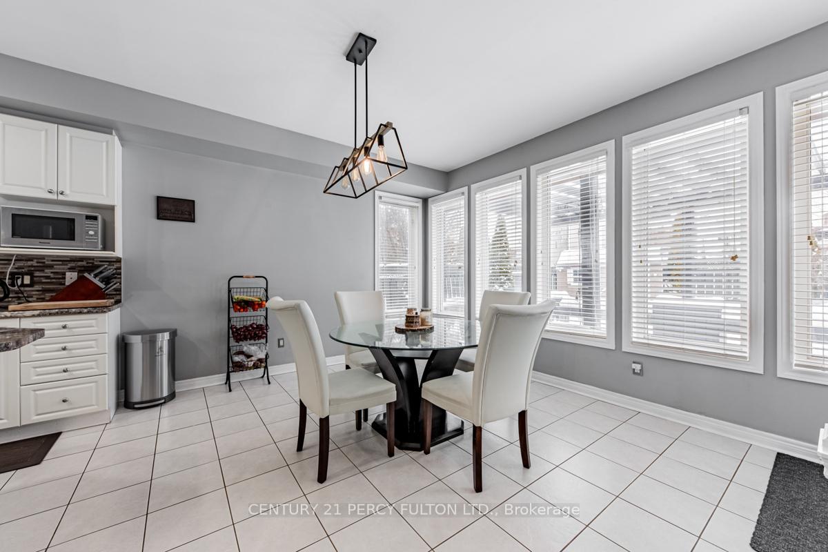 Photo 16 of 32 Amanda Avenue, Whitby, Brooklin — HOMEH