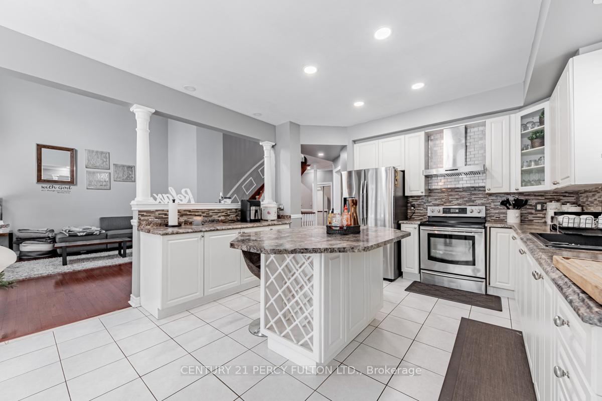 Photo 18 of 32 Amanda Avenue, Whitby, Brooklin — HOMEH