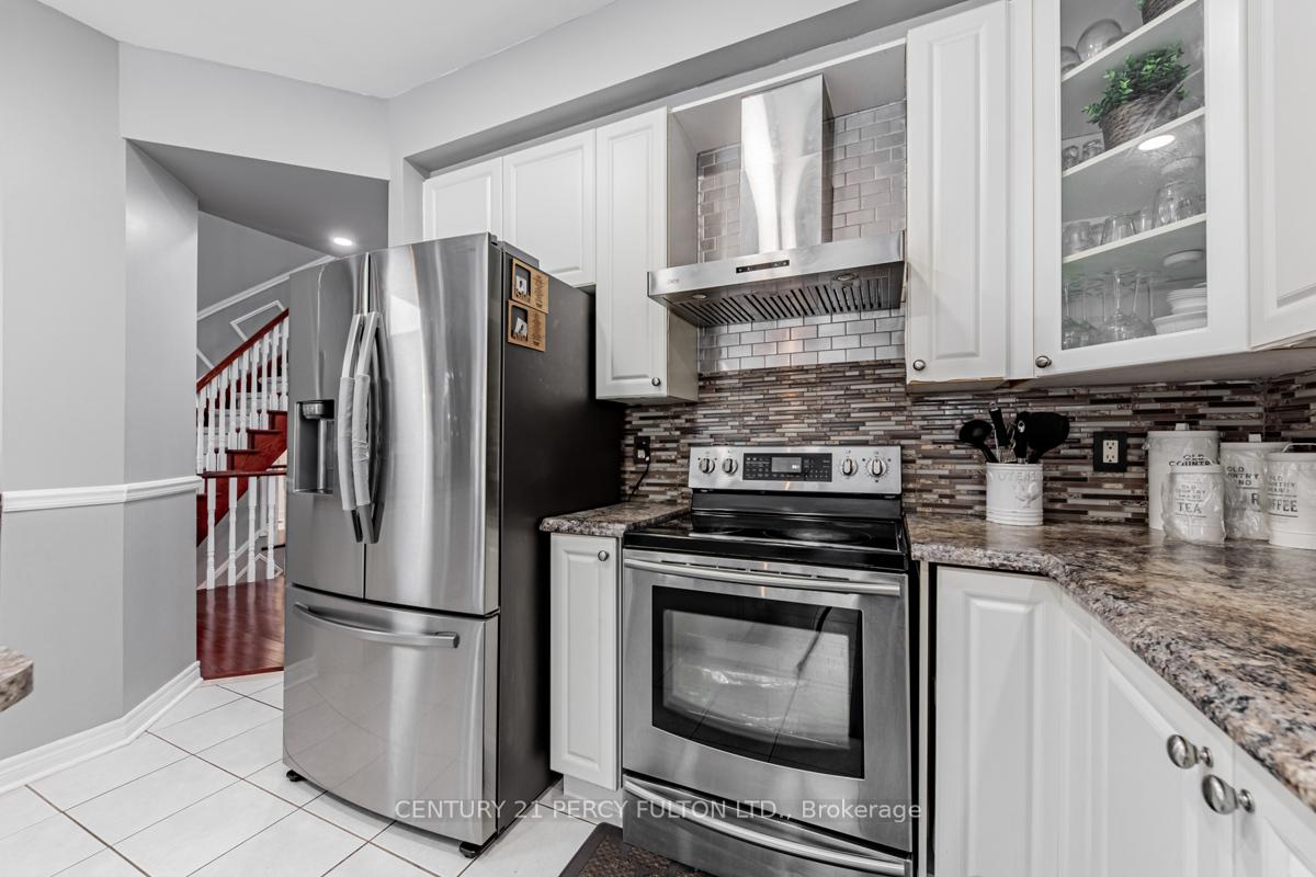 Photo 20 of 32 Amanda Avenue, Whitby, Brooklin — HOMEH