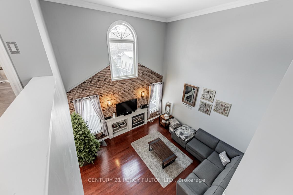 Photo 24 of 32 Amanda Avenue, Whitby, Brooklin — HOMEH