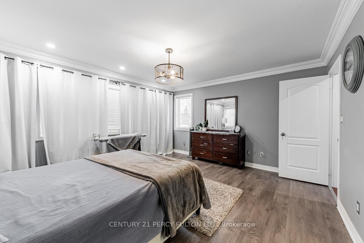 Photo 26 of 32 Amanda Avenue, Whitby, Brooklin — HOMEH