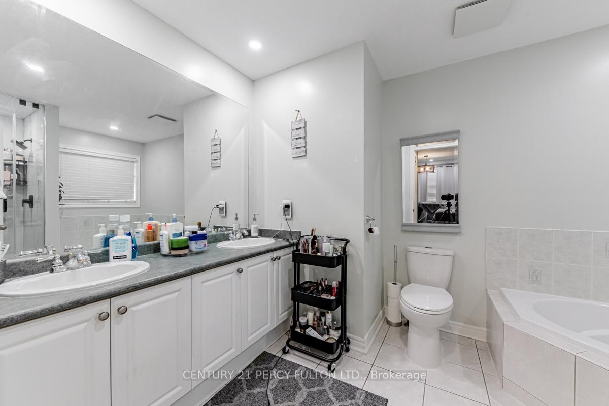 Photo 27 of 32 Amanda Avenue, Whitby, Brooklin — HOMEH
