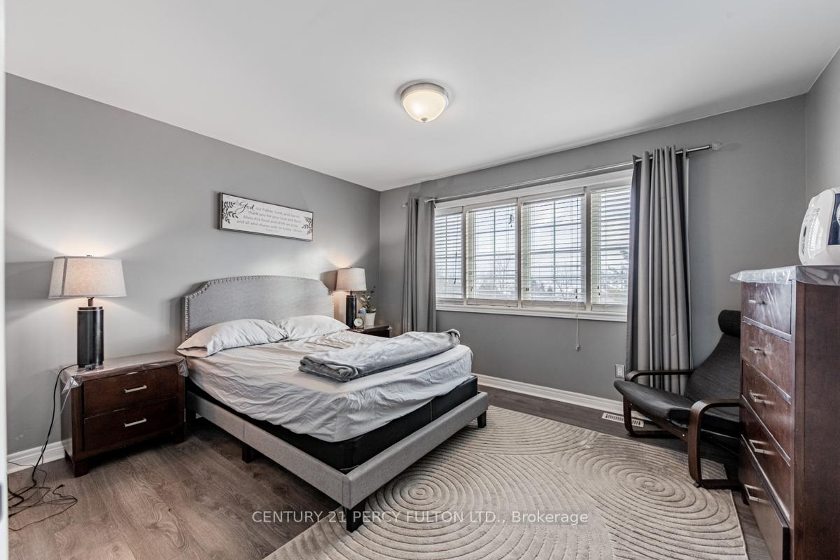 Photo 31 of 32 Amanda Avenue, Whitby, Brooklin — HOMEH