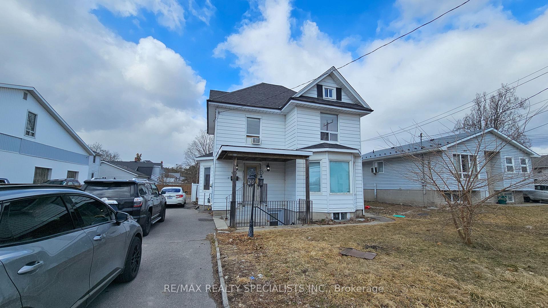 Front of 180 Dufferin Avenue