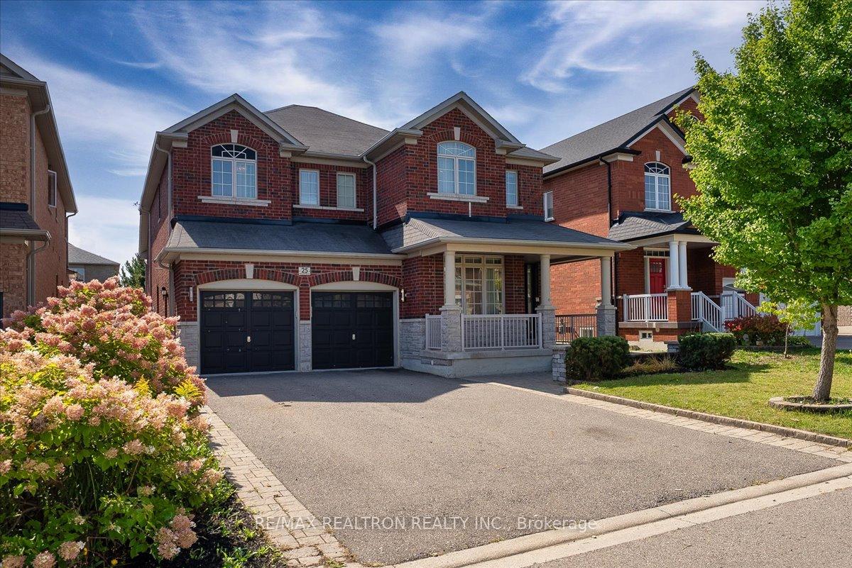 Photo 2 of 25 Riverhill Drive, Vaughan, Patterson — HOMEH