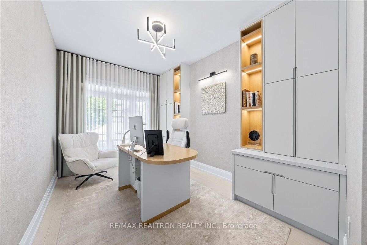 Photo 5 of 25 Riverhill Drive, Vaughan, Patterson — HOMEH