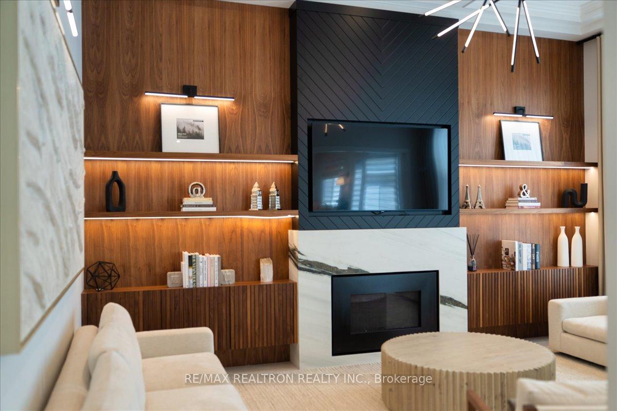 Photo 17 of 25 Riverhill Drive, Vaughan, Patterson — HOMEH