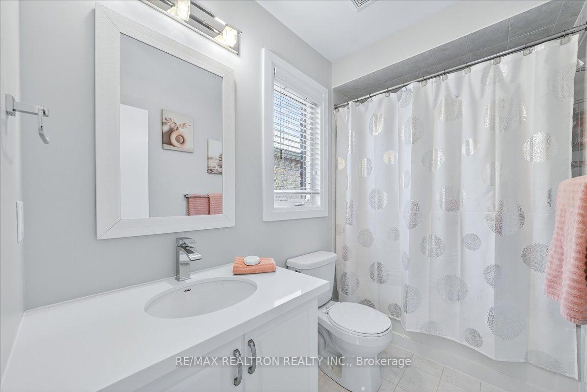 Photo 37 of 25 Riverhill Drive, Vaughan, Patterson — HOMEH