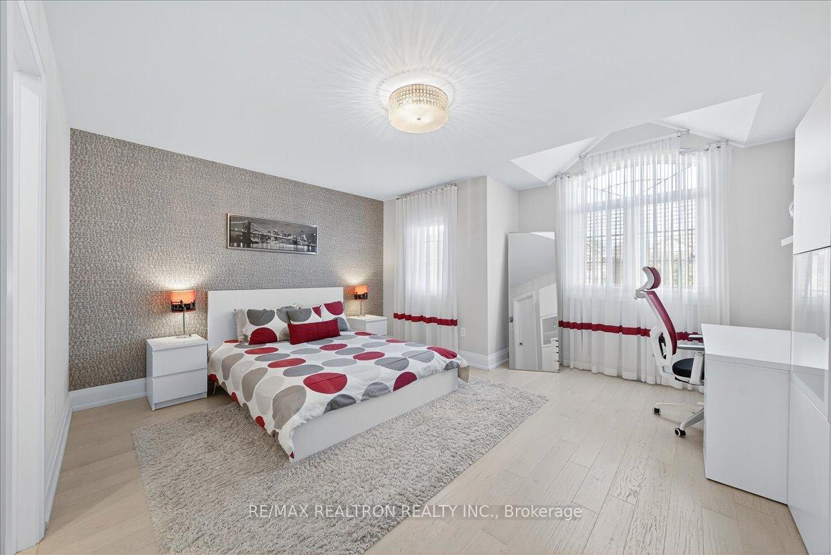 Photo 38 of 25 Riverhill Drive, Vaughan, Patterson — HOMEH