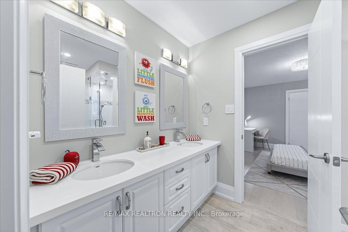 Photo 39 of 25 Riverhill Drive, Vaughan, Patterson — HOMEH